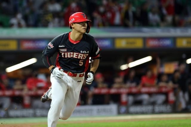 2024년 KBO 리그 MVP 및 신인왕 레이스: 김도영 vs. 김택연의 동반 만장일치 수상 가능성!