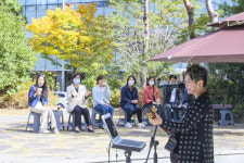 [오늘의 포토] 화창한 가을 낮 ‘브런치 콘서트’