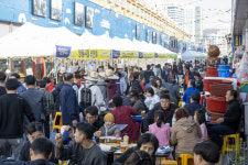[오늘의 포토] ‘통맥축제’ 북적 양동시장의 ‘봄’