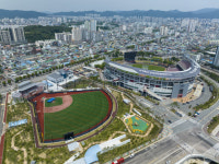 [오늘의포토] 무등경기장 야구장 새 단장