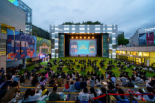 야외무대서 공연 즐기는 묘미  ‘ACC 빅도어콘서트’