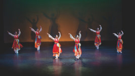 돋움무용단 ‘수릿날 하늘엔 꽃구름이 가득’