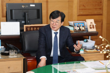 [2025 새해 이렇게] 김성 장흥군수 “세계로 비상하는 ‘노벨 문학도시 장흥’ 초석 다지겠다”