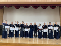 ‘실버 검객’들의 힘찬 기합소리 “나이야 가라”