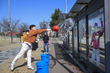 [오늘의포토] 봄맞이 물청소