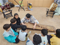 광주 초등학교에 국악의 흥겨움 선물한다