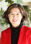 파도 따라 걷고 맛 따라 쉬는 전남의 여름- 오미경 전남도 관광과장