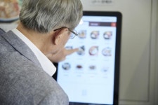 어르신을 위한 키오스크…디지털 두려움 사라질까