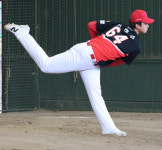 ‘눈길 끈’ 불펜 피칭…KIA 루키 김현수 “스위퍼·강속구로 1군 잡는다”