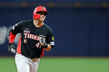 ‘홈런 3방’ KIA, 키움전 7연승…나성범 선제 투런 ‘결승타’