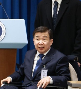 尹 대통령, 국민권익위원장에 유철환 전 부장판사 임명