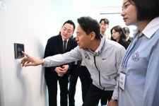 놀이터가 있는 아파트에 살게 돼 너무 좋아요… 오세훈  제1호 미리 내 집 직접 사전점검