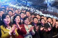 [포토뉴스] 南 예술단 공연에 北 관객 ‘환호’
