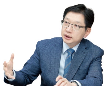 [2018 차세대리더 정치] 김경수 “도지사 재선 도전하고 싶다”