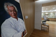 영화배우 신성일의 16대 국회의원 성적표 