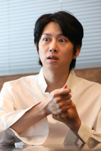 [인터뷰] 악플러에 '선처 없다' 경고장 날린 김희철…