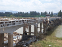 섬진강 제방 붕괴에 불똥 튄 곡성 금곡교…철거 vs 존치 논란