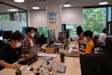 자비스가 성장하는 이유, 수평적 문화 속 오버 커뮤니케이션