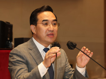 박홍근 