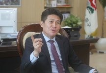 [취임100일] 김정헌 인천 중구청장 영종도 교통여건 확충…원도심 주거환경 개선