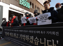 이태원 참사 유가족 정부, 이태원역 1번출구 애도 공간 재정비 지원해야