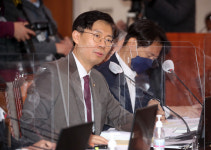 조정훈, '검사 명단' 공개 민주당에 