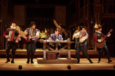 대극장 상업 연극의 성공 공식 녹인 《셰익스피어 인 러브》