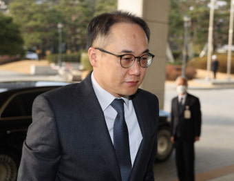 '女신도 성폭행' 부인하는 JMS 정명석, 검찰총장까지 나섰다