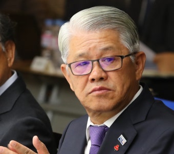 '2200억원대 횡령·배임' 최신원 전 SK네트웍스 회장, 항소심 쟁점은?