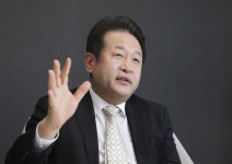 바쁜 의원들의 귀 붙잡은 新산업...메드테크가 온다