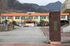 [단독]의원님 국민학교는 안녕하십니까?...금배지 간판도 걷어찬 저출산