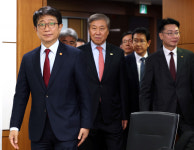 국토장관 건설업계 삼중고 겪고 있어…조속히 규제 걷어낼 것