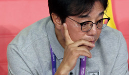 위험한 두 집 살림 택한 축구협회, 한국 축구의 운명은?