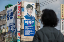 마포 경찰 이지은 對 경제통 조정훈…마포갑 영입 인재 대결 [총선 빅매치]