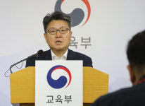 교육의 질 하락 우려한 의평원장을 비판한 교육부에 가톨릭의대 교수들 발끈