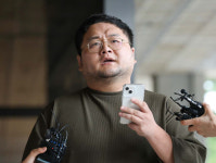 사생활도, 협박도, 반박도 그저 먹잇감일 뿐인 사이버 레커의 세계