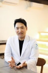 약사의 지식에만 의존하던 우리동네 약국에 AI를 입히다