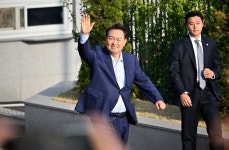 [속보] 尹 지난 2년 반, 국익·안보 위해 노력…나라와 국민위한 새로운 길 찾겠다