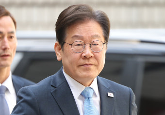 이재명, 대장동 재판 출석…'묵묵부답' 입정