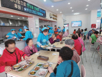 이찬원 덕분에 완전히 다른 삶을…문화계 주축으로 떠오른 엄마 팬들