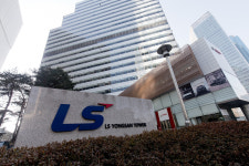 李대통령 한 마디에 LS 에식스 상장 철회…HD현대 등 초긴장
