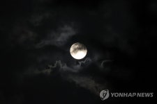 [날씨] 오늘 한가위 대부분 지역에 비…보름달도 구름 속