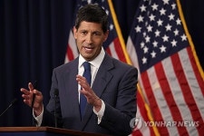 연준 금리 동결에 월가 '충격'…다우 15개월 만에 최대 폭 하락