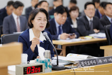 추미애, 재정위기 선언 두 달…'재정 빨대' 파장까지