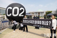 [날 버리지마] 편의 위해 사용하는 플라스틱, 생명ㆍ지구와 맞바꿀 수 있나요?