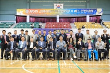 3년 만에 열린 제6회 김해시협회장기배드민턴대회 성황리 개최