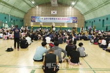 제25회 금천구협회장기배드민턴대회 600여 명의 동호인 즐겁게 마쳐