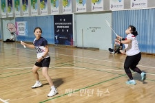 전주배드민턴체육관요넥스점 | [포토] 제18회 전북은행장기 전국배드민턴대회 경기 모습