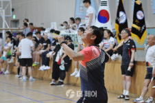 [현장] 제5회 대구 남구협회장기 생활체육 배드민턴대회 경기 모습