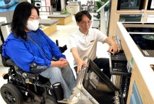 LG전자 베스트샵, 베스트 동행 케어 서비스로 거동 불편 고객에 편의 제공